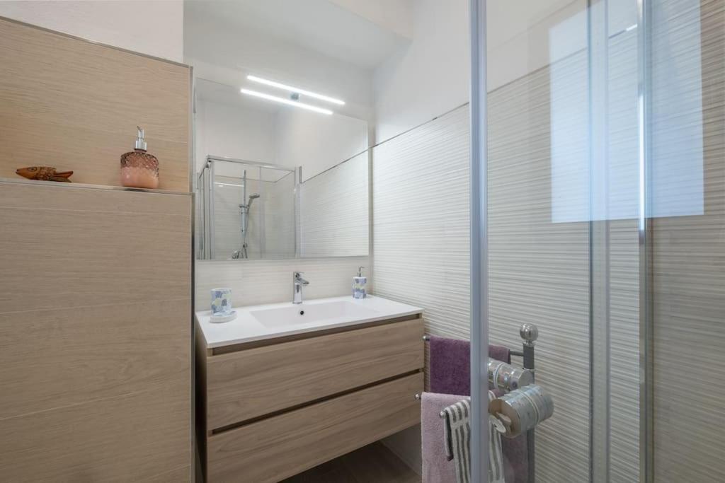 Apartment Casa Ofride -centro-poetto 10 Min-wi-fi-netflix *