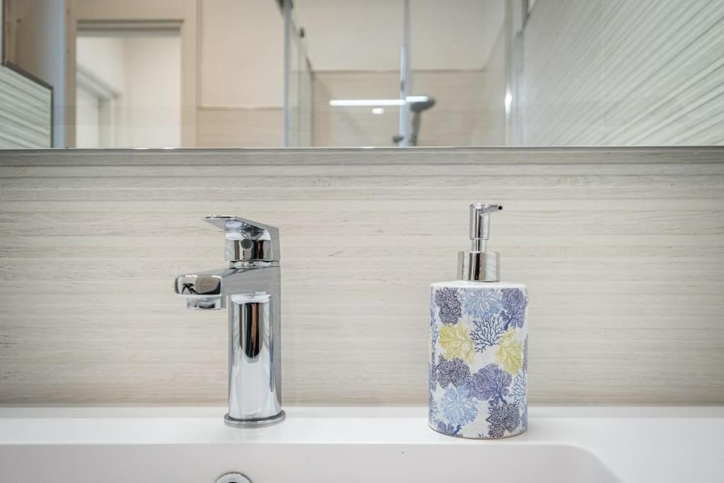 Casa Ofride -centro-poetto 10 Min-wi-fi-netflix * Cagliari
